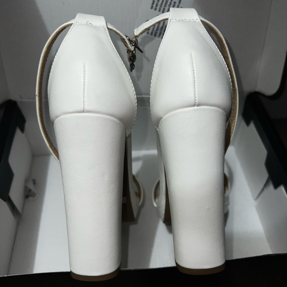 White platform! - Picture 6 of 9